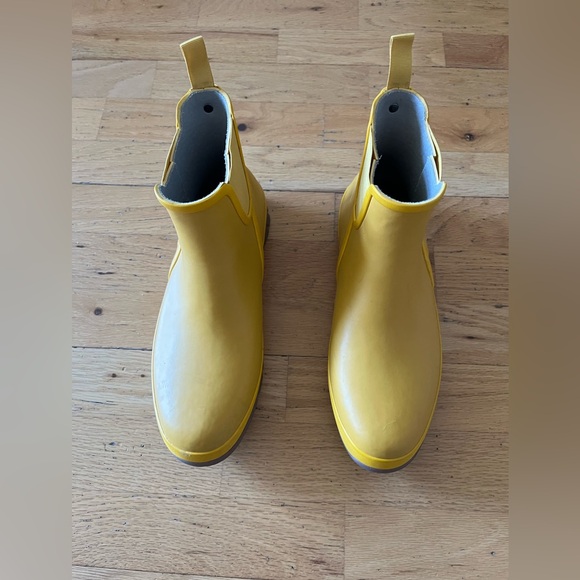 Bogs Yellow Amelia slip on Rain Boots women’s size 10 - Picture 1 of 4